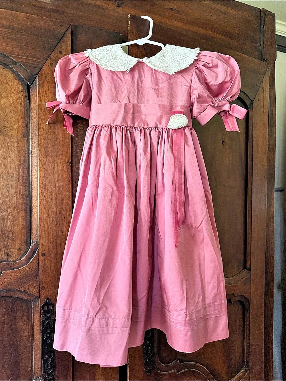 Jayne Copeland Pink Lace Collar Formal Dress